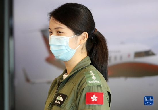 香港特区政府飞行服务队定翼机机师陈绮玲（6月23日摄）。新华社记者 李钢 摄