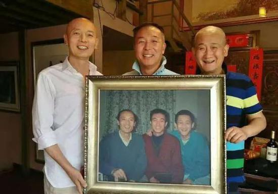  ·“喜剧三剑客”葛优（左）、谢园（中）和梁天。