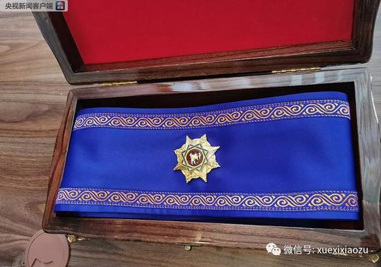  玛纳斯一级勋章（央视网）