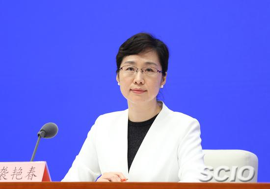  国新办新闻局副局长、新闻发言人袭艳春（焦非 摄）