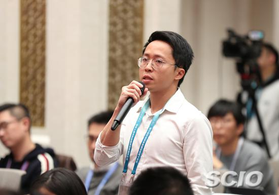 南华早报记者提问（赵一帆 摄）