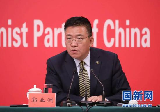  6月28日，中央对外联络部副部长郭业洲在庆祝中国共产党成立100周年活动第二场新闻发布会上表示，截至6月27日，共收到1300多封中国共产党成立100周年贺电函，其中致贺人包括150多位国家元首、政府首脑，200多位政党的主要领导人。图源 | 国新办网站