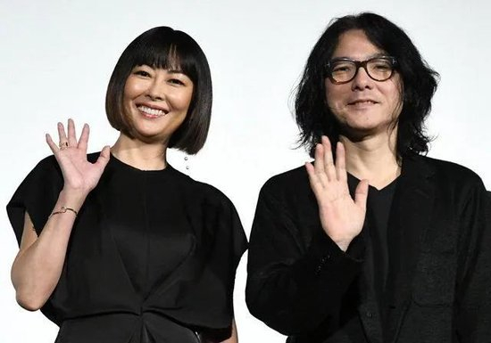 2016年中山美穗和岩井俊二的合影