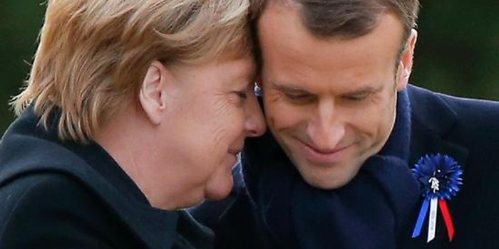 马克龙重提建欧洲军队被嘲讽 默克尔雪中送炭