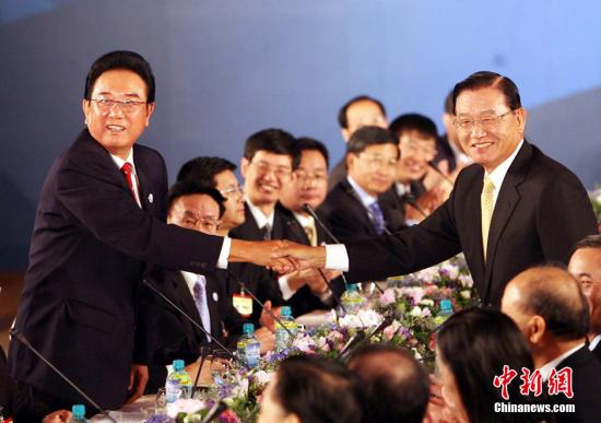 资料图：2008年11月4日，第二次“陈江会谈”（图片来源：中新社记者 洪少葵 摄）