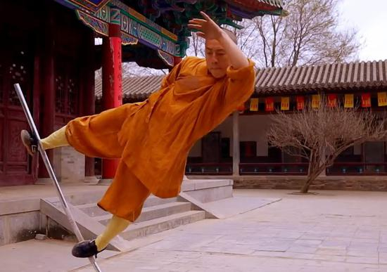 11年如一日苦练“猴棍” 英媒叹少林武僧毅力惊人_手机新浪网