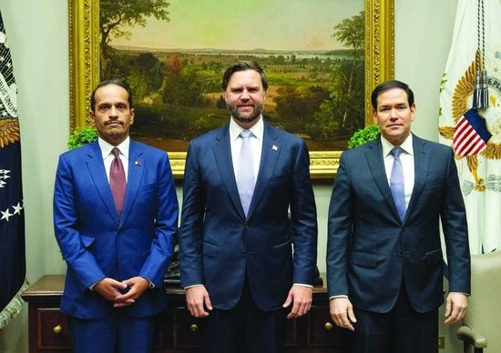  △卡塔尔首相穆罕默德（左）、美副总统万斯（中）与美国务卿鲁比奥（右）