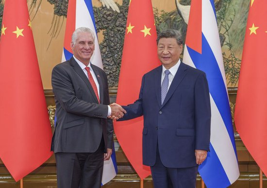 9月4日上午，中共中央总书记、国家主席习近平在北京人民大会堂会见来华出席纪念中国人民抗日战争暨世界反法西斯战争胜利80周年活动的古巴共产党中央委员会第一书记、古巴国家主席迪亚斯-卡内尔。