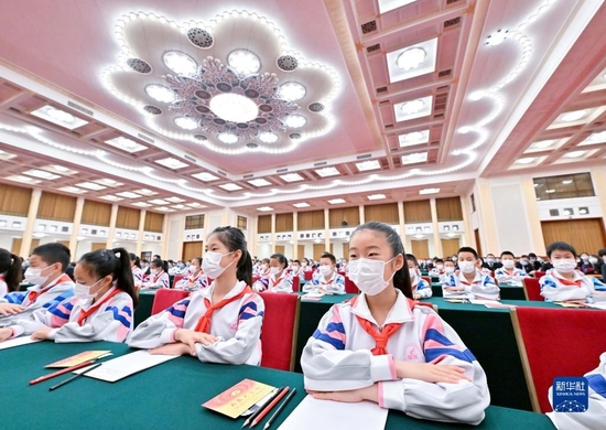 5月10日上午，庆祝中国共产主义青年团成立100周年大会在北京人民大会堂隆重举行。新华社记者 岳月伟 摄