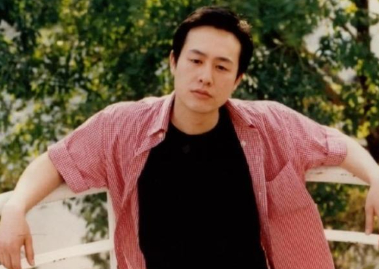  ·年轻时的张颂文。