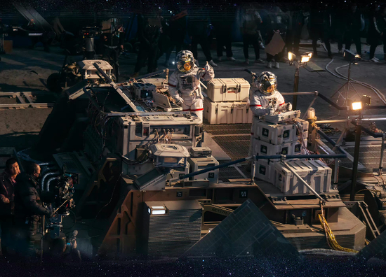 ·《流浪地球》现场照片。