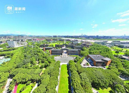 俯瞰宁波大学。潮新闻记者 贺元凯 周旭辉 彭鹏 摄