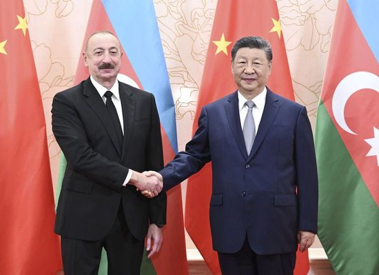 8月31日上午，国家主席习近平在天津迎宾馆会见来华出席2025年上海合作组织峰会和纪念中国人民抗日战争暨世界反法西斯战争胜利80周年活动的阿塞拜疆总统阿利耶夫。新华社记者 燕雁 摄