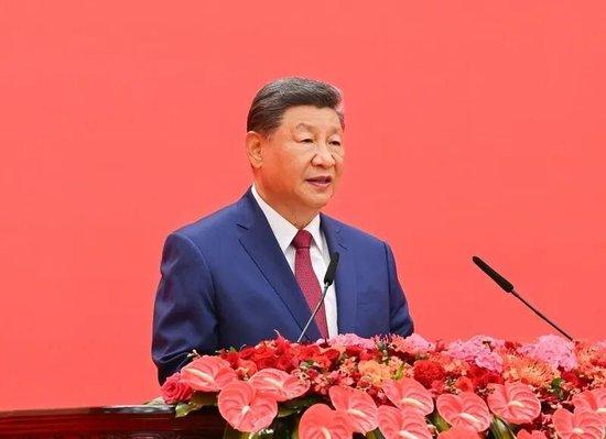 △2025年9月3日,纪念中国人民抗日战争暨世界反法西斯战争胜利80周年招待会在北京人民大会堂隆重举行。习近平总书记出席招待会并发表重要讲话。