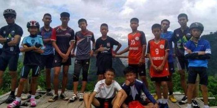 泰国12名足球少年和教练全部获救:已被困洞穴