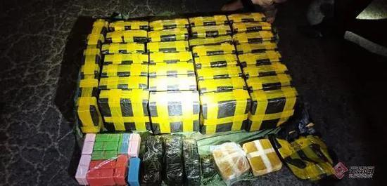 云南保山边境管理支队查获的毒品。