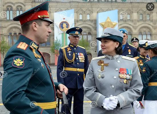 · 2019年5月，舍夫佐娃出席红场胜利日阅兵式。