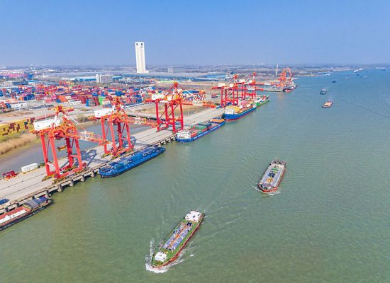 2026年3月10日拍摄的江苏扬州港（无人机照片）。新华社发（任飞摄）