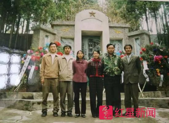  ▲李忠凯年轻时，网友评价其“嫩、瘦”&nbsp; &nbsp;大姚县委宣传部供图