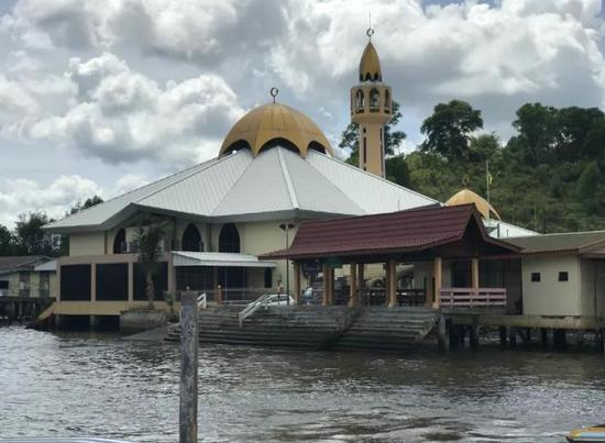 △水上清真寺。（央视记者赵东辰拍摄）