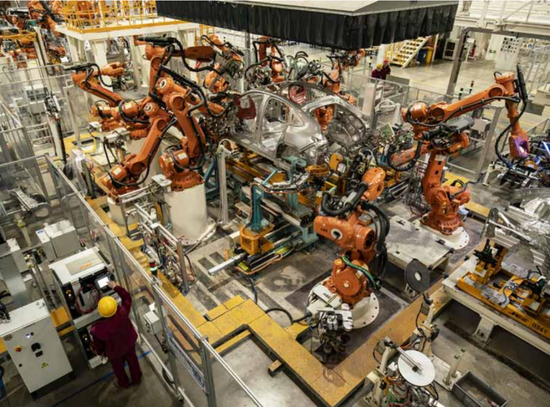 发展智能制造是解决用工难题、降低工业生产成本、提高与其他发展中国家竞争能力的核心。图/视觉中国