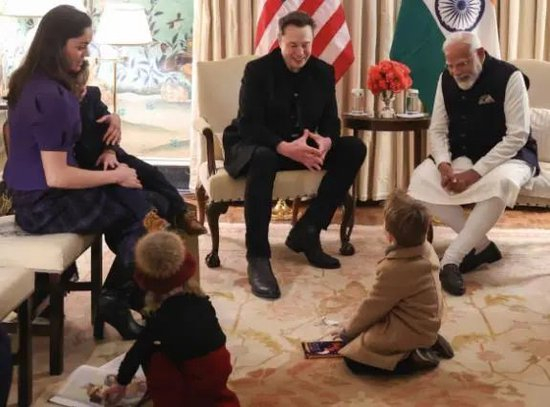 今年2月马斯克、泽利斯带着孩子会见印度总理莫迪