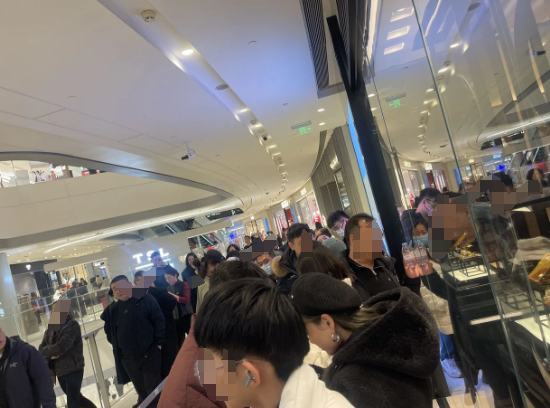 金店排队 受访者供图