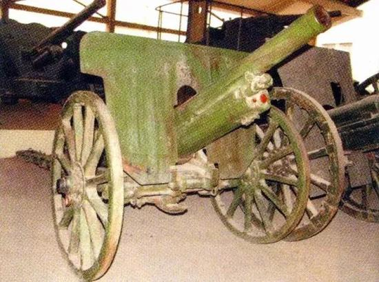 开国大典用过的礼炮，现存于军事博物馆