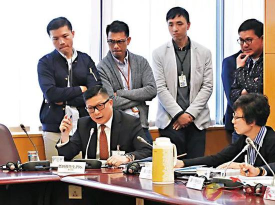 邓炳强发言 图自香港《文汇报》