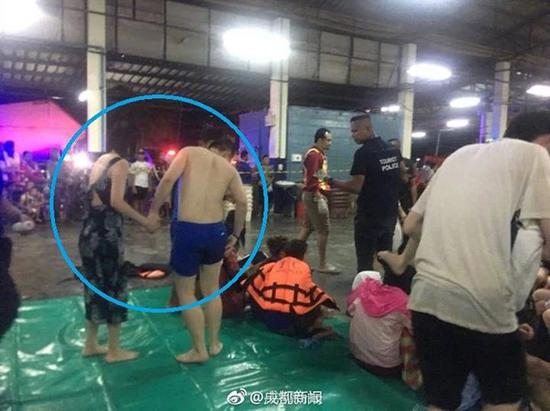 蓝圈中为龙儿和吴明，在码头重逢。资料图