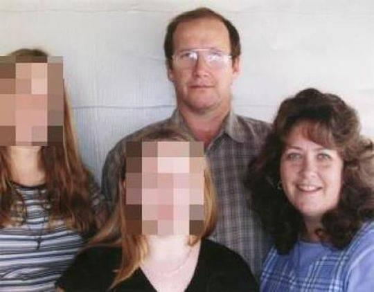 图为史蒂夫·坎贝尔和妻子罗宾在亚马孙州传教。