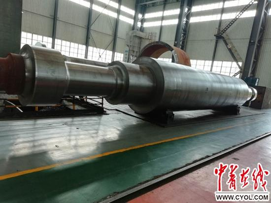 国机重装二重装备铸锻公司加工一厂二工区的一件核电半速转子。受访者 供图