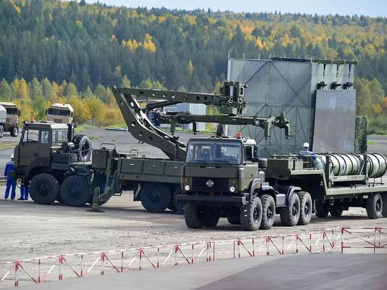 S-400防空导弹系统近日采用了新型的运输车，俄军编号为5T58，提高了部署能力