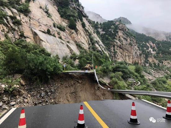 琉辛路塌方