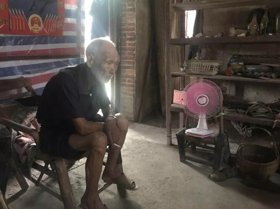 况玉林的父亲况华生。&nbsp;新京报记者秦宽 摄