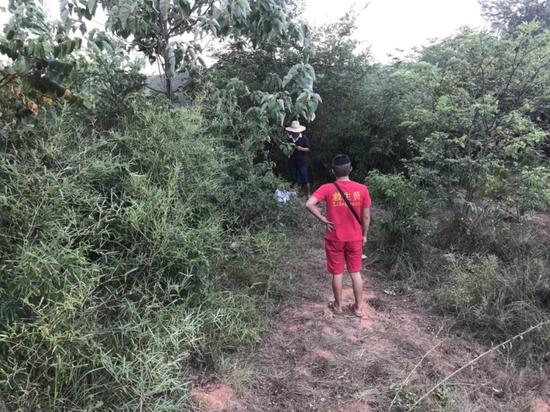 8月21日晚，犯罪嫌疑人况玉林在上高县南源村被警方围捕，持枪拒捕后在此地被击毙。&nbsp;新京报记者秦宽 摄