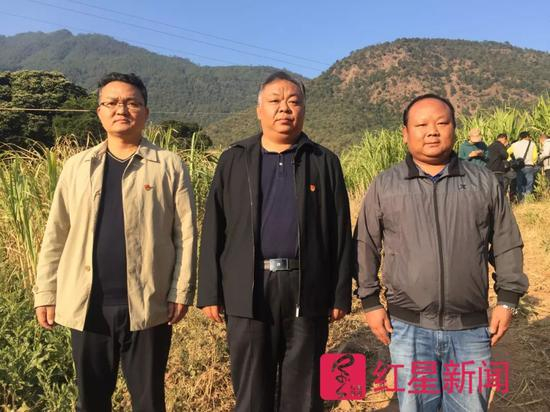  ▲湾碧乡乡长车宜刚（1981年生）、党委书记李忠凯（1980年生）、宣传委员杨正龙（1985年生）&nbsp; 图片来源：红星新闻