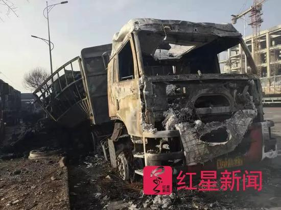 ▲事发现场的一辆受损车辆&nbsp; &nbsp; 图据红星新闻