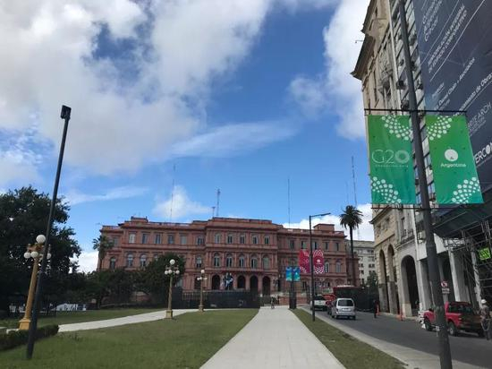△总统府外大街上，G20标识非常醒目。（央视记者拍摄）