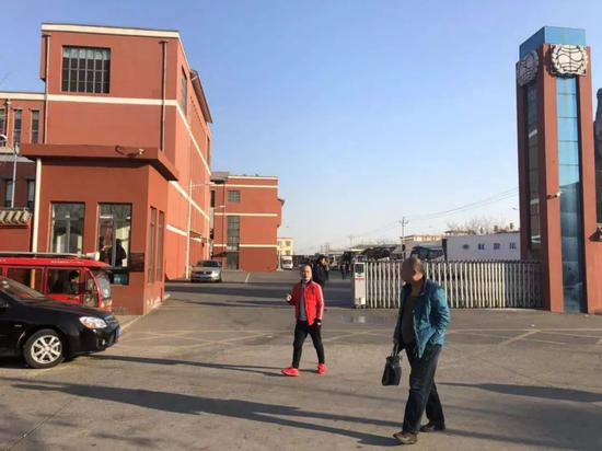  从武清火车站出发，沿着西北方向，不到20分钟车程，便到了权健集团总部，这里是京福线与京台高速的交叉口。