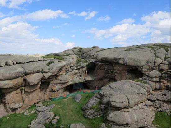  新疆吉木乃通天洞遗址