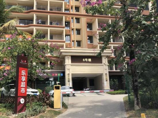 给住户带来短暂便利的新超市。中房报记者 陈标志 / 摄