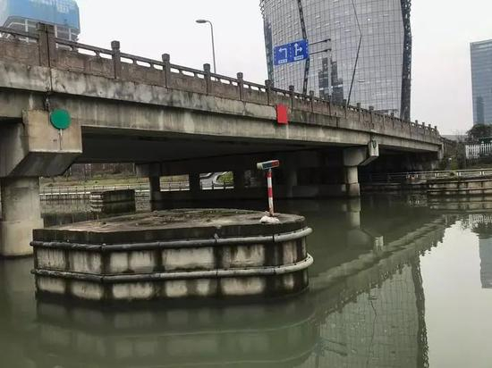  郝中友跳河的地方