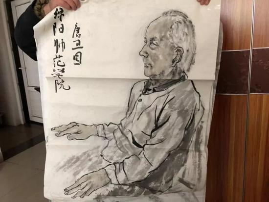 　学生画的王肃中。新京报记者杜雯雯&nbsp;摄