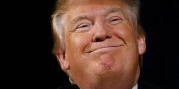 这是特朗普最高兴一天 前所未有发了这样一条