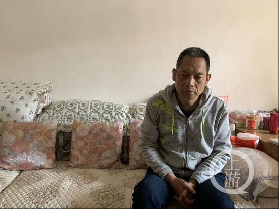 ▲改判后的王华州说，他没有正式工作，朋友少，他离正常生活还很远。摄影/上游新闻见习记者&nbsp; 贾晨