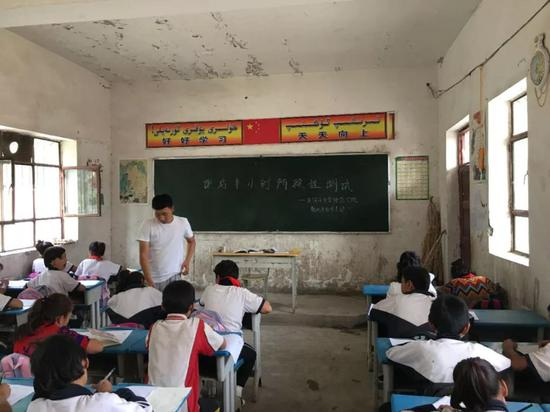  师范学院每年组织学生前往南疆支教&nbsp;&nbsp;来源：石河子大学