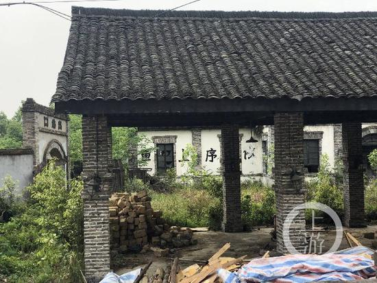 ▲衰败的影视城内部。摄影/上游新闻记者 胡磊？