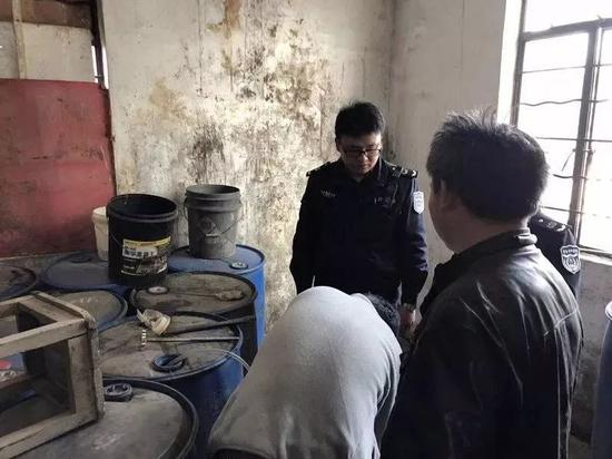 ▲查处非法储存危化品窝点