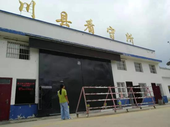 律师会见常仁尧 常妻洪某在外等候